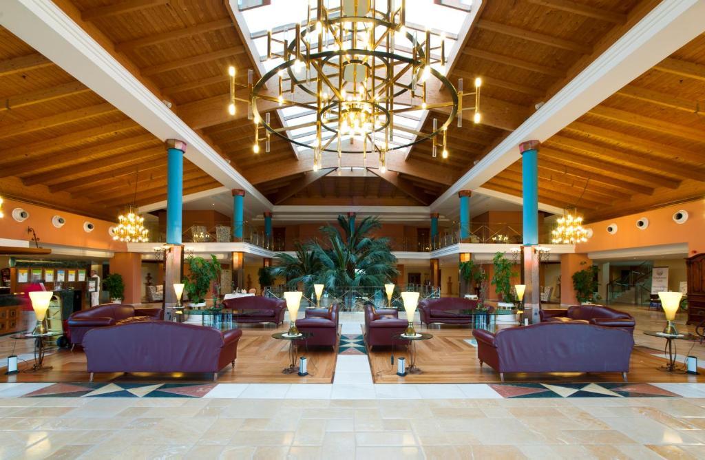 Hipotels Barrosa Palace & Spa Chiclana de la Frontera Extérieur photo Lobby