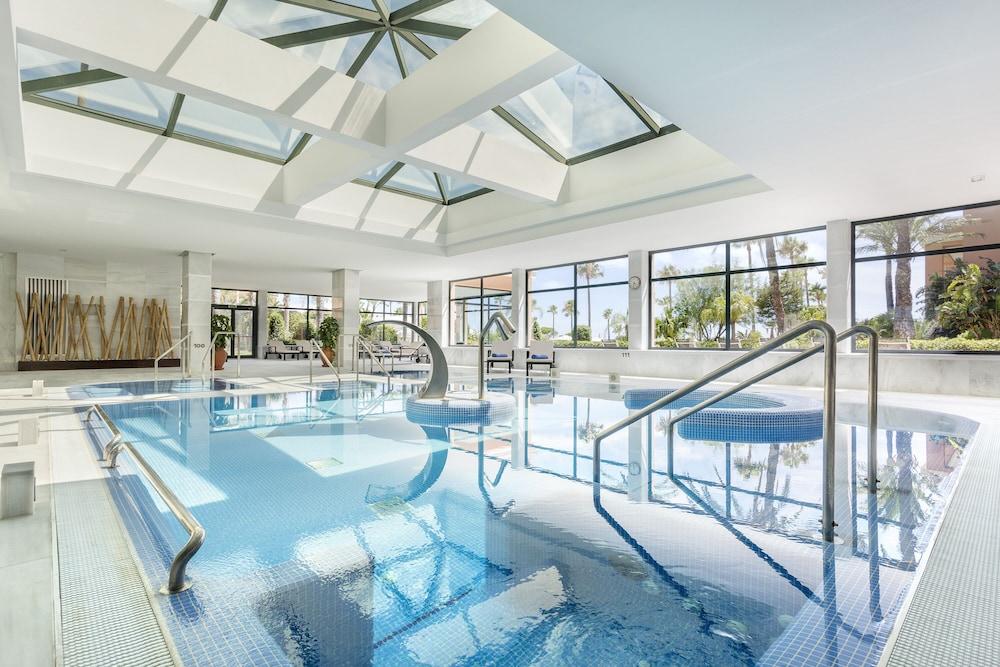 Hipotels Barrosa Palace & Spa Chiclana de la Frontera Extérieur photo The swimming pool at the hotel