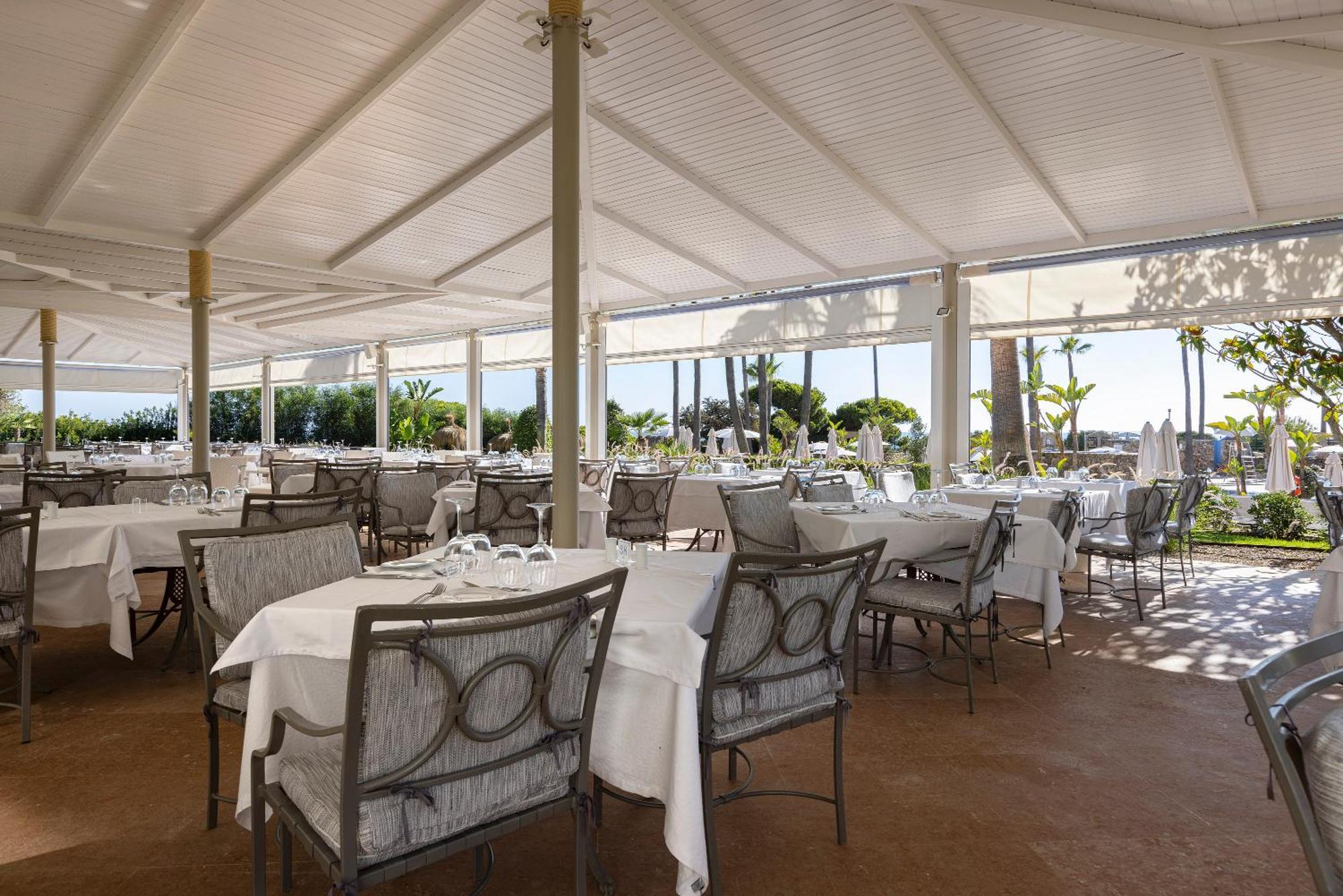 Hipotels Barrosa Palace & Spa Chiclana de la Frontera Extérieur photo The restaurant