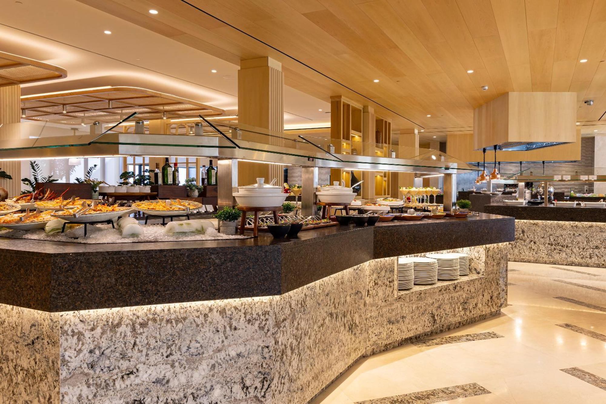 Hipotels Barrosa Palace & Spa Chiclana de la Frontera Extérieur photo The buffet at the hotel